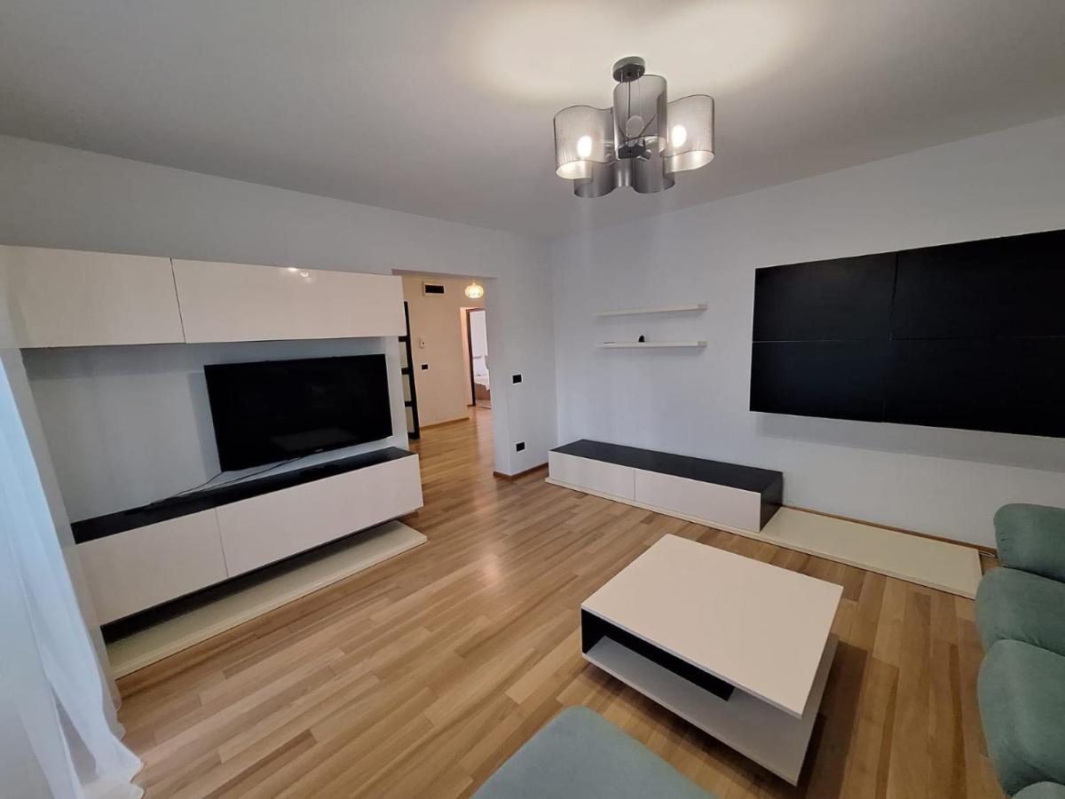 Urban George Enescu 4 Beedroom Apartment Suceava Exterior photo
