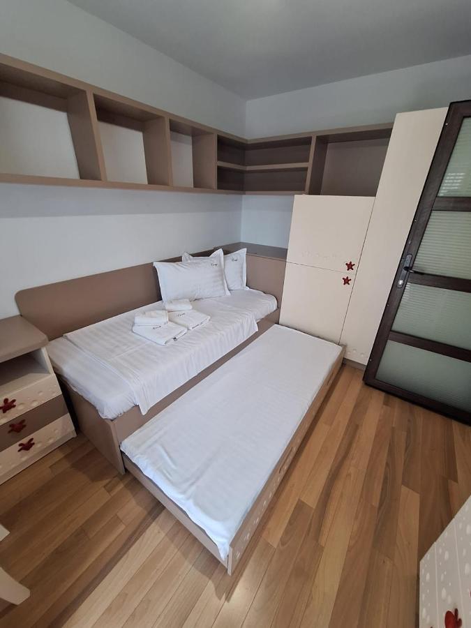 Urban George Enescu 4 Beedroom Apartment Suceava Exterior photo
